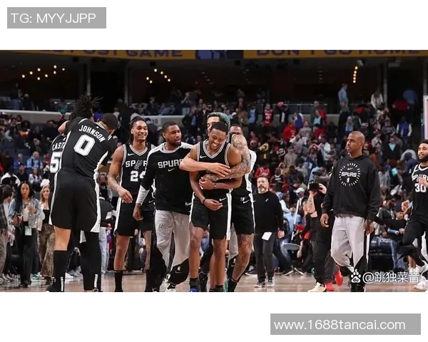 11月27日马刺与小牛激战正酣NBA赛场精彩对决引发球迷热议 11月27日马刺与小牛激战正酣NBA赛场精彩对决引发球迷热议